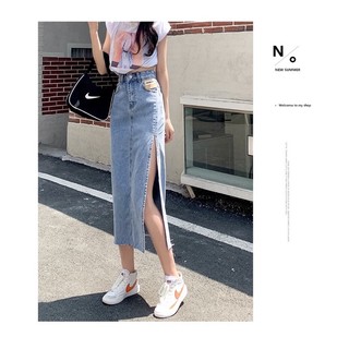chân váy xẻ may mác màu xanh