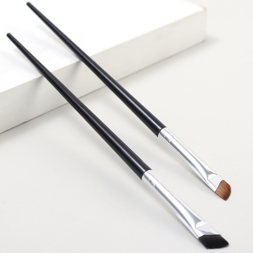 1 Cọ Trang Điểm Mắt / Lông Mày Đầu Dẹt Siêu Mỏng Cho Nữ