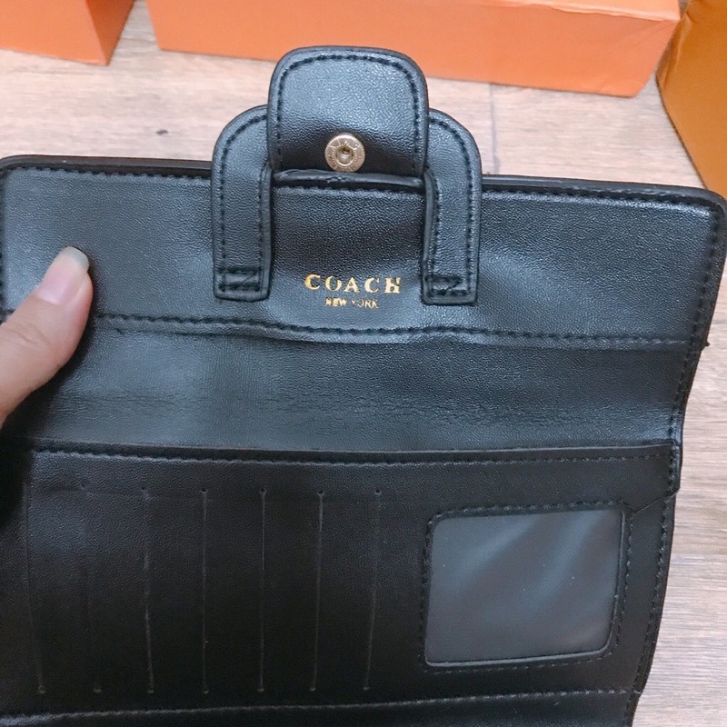 Ví cầm tay pha màu sang chảnh Rosabeli