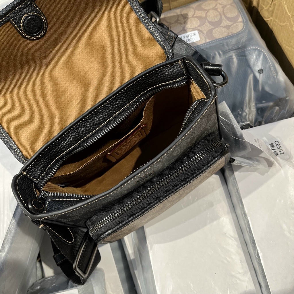 Túi nam đeo chéo Coac phom hộp nắp gập hai ngăn size 22