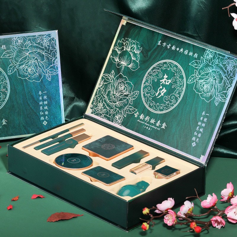 Bộ trang điểm 10 món Hà Mai