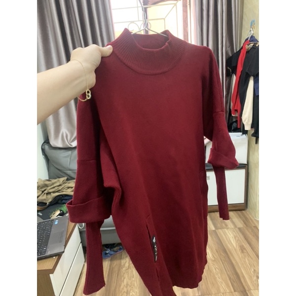 Áo len đỏ đô