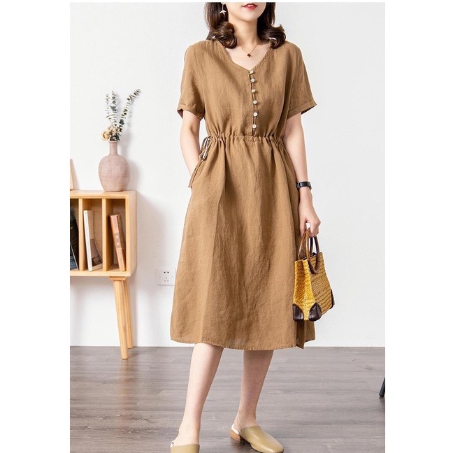 Đầm linen dáng suông dài thương hiệu Đũi Việt, thiết kế cổ V 2 túi
