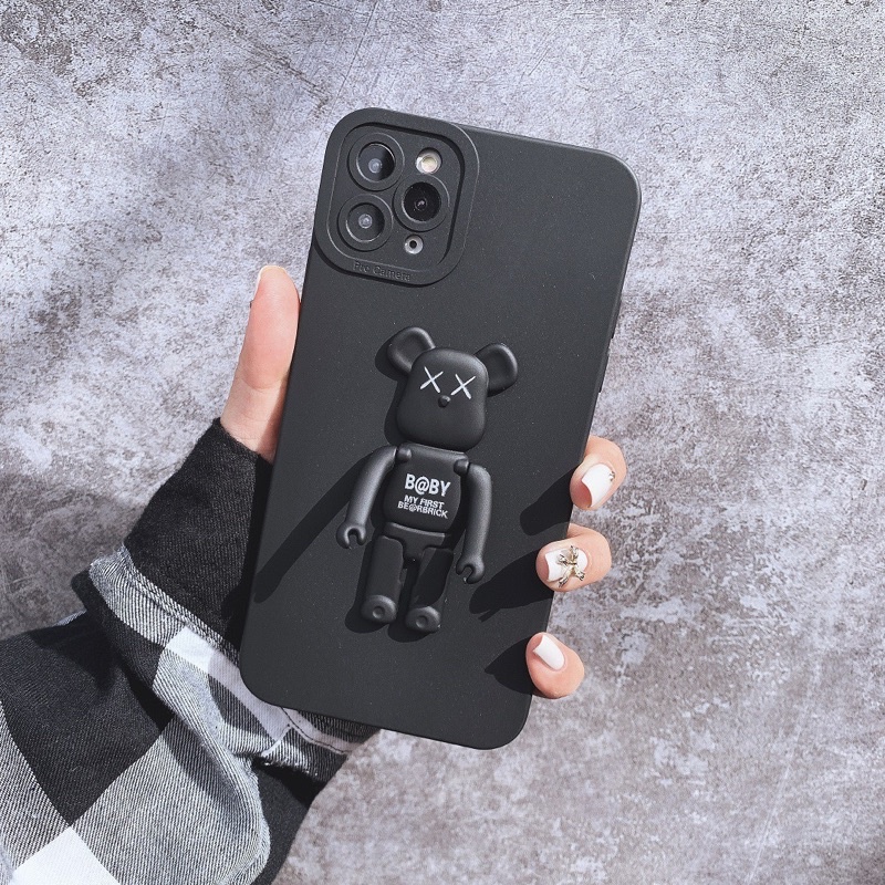 Ốp Lưng Basic Camera Nổi - Mẫu BE@RBRICK ( Kèm Giá Đỡ Hình Gấu )