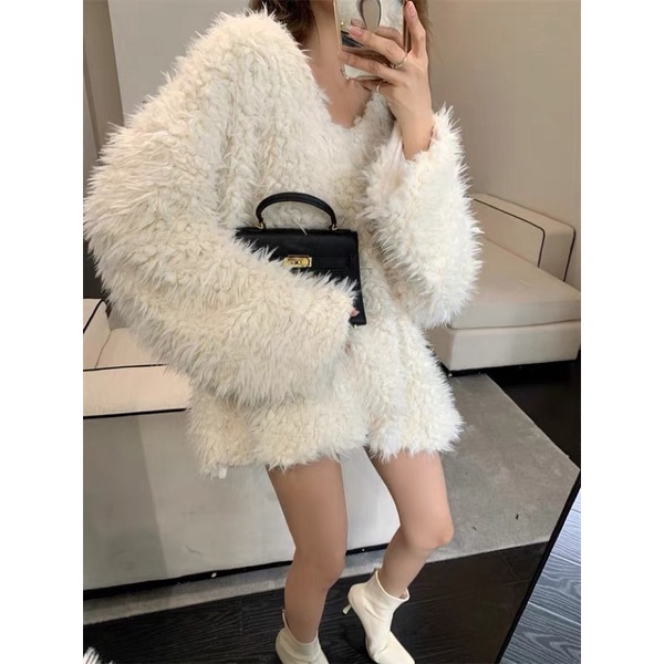 Áo thời trang nữ tính