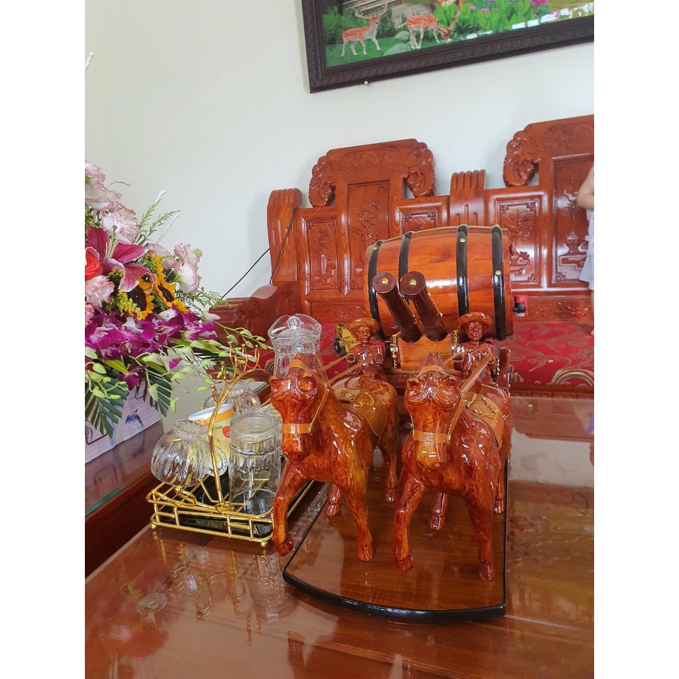 Xe ngựa kéo pháo, thùng rượu Joce.Decor, thùng gỗ đựng rượu kết hợp phong thủy và trang trí phòng khách bên 50 năm