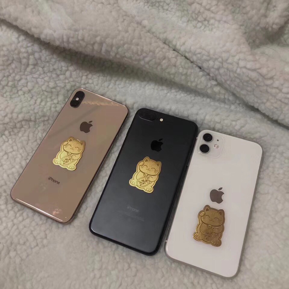 Mèo thần tài chiêu tài chiêu lộc- miếng dán lưng điện thoại  mèo thân tài may mắn năm mới.