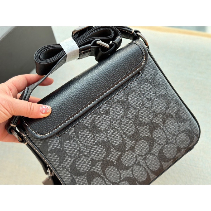 Túi đeo chéo Coach thời trang cao cấp 2023