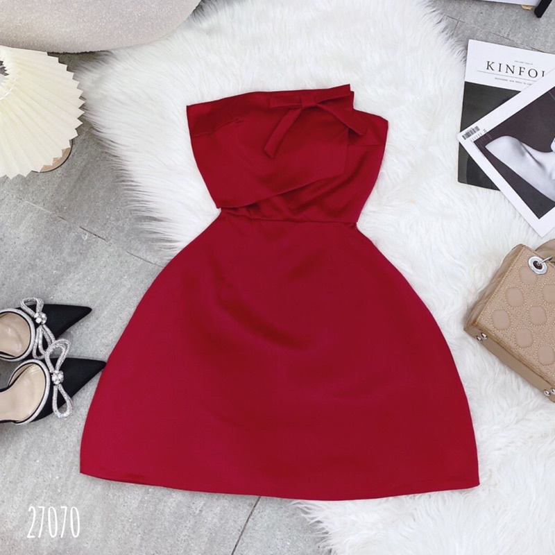 1 Đầm ống đỏ ngực đắp đính nơ 27070