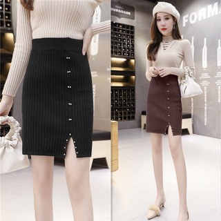 Chân váy len dáng ngắn xẻ lệnh đính cúc xinh