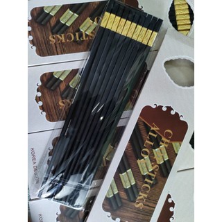 Hộp 10 đôi đũa nhựa đen trơn mạ vàng đẹp
