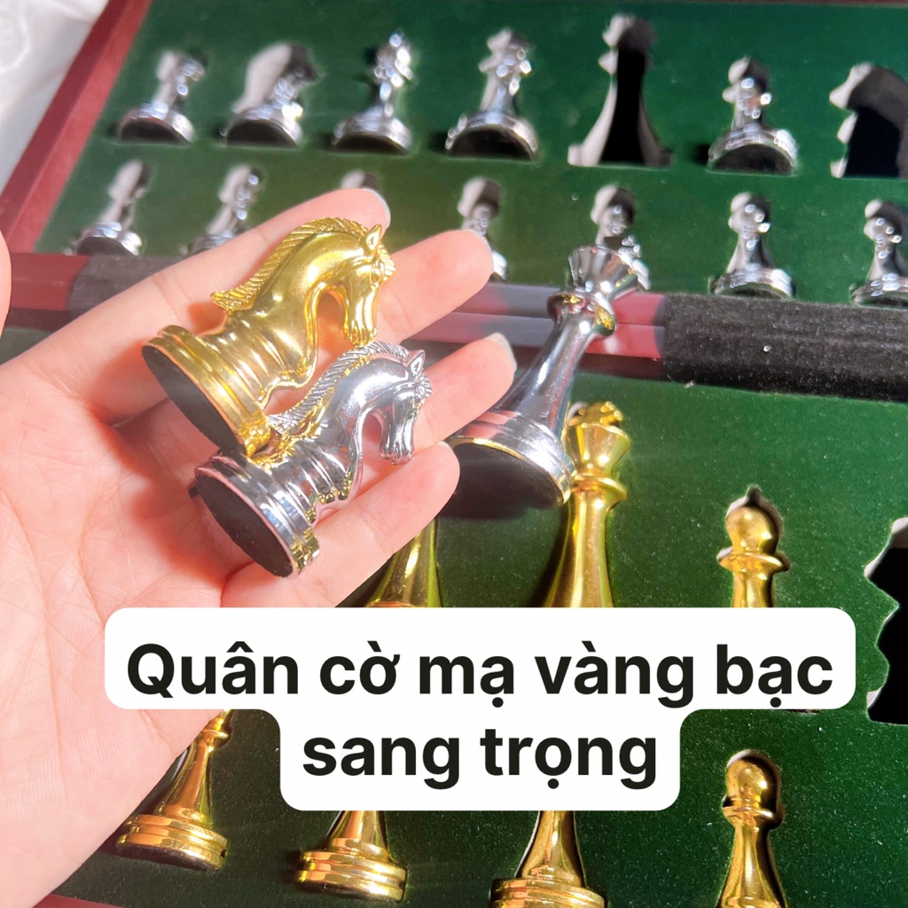 [Mới] Cờ vua cao cấp phong cách châu Âu đẳng cấp bàn cờ gỗ quân cờ kim loại mạ vàng bạc size 30cm Tomcity