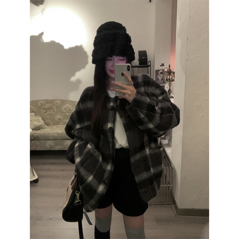 「MOTEL7」 Moon Gray Girl ~ Áo Khoác Len Dáng Rộng Dài Vừa Phải Sọc Caro Trắng Đen Retro Dày Dặn Mùa Đông Dễ Phối Đồ Cho Nữ
