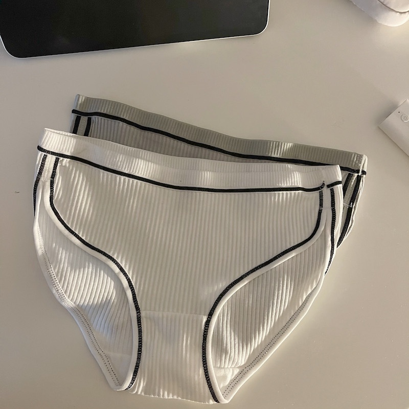 Quần lót cotton Aoweinisi lưng thấp thoáng khí màu sắc đơn giản xinh xắn cho nữ