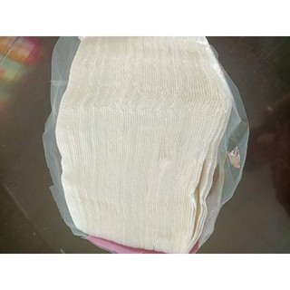 Khăn vuông Emos bản lớn 330*330mm( 1 gói)