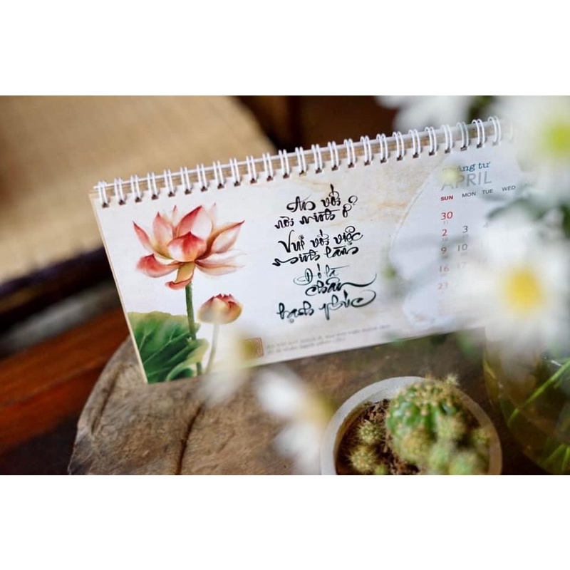 Lịch để bàn hoa sen