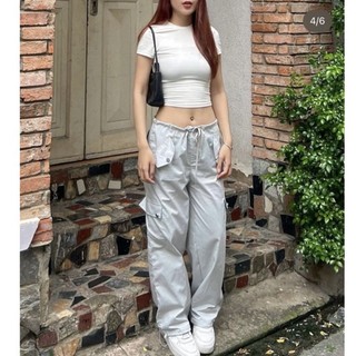 BASIC TOP - Áo basic cổ tròn dáng ôm thêu Whitelies - Whitelies Shop