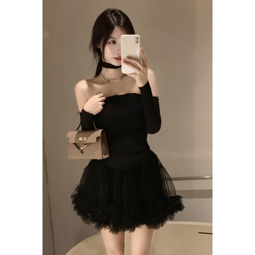 Set áo trễ vai và chân váy xòe, phong cách quyến rũ, gợi cảm, bộ đồ cho các nàng ngọt ngào