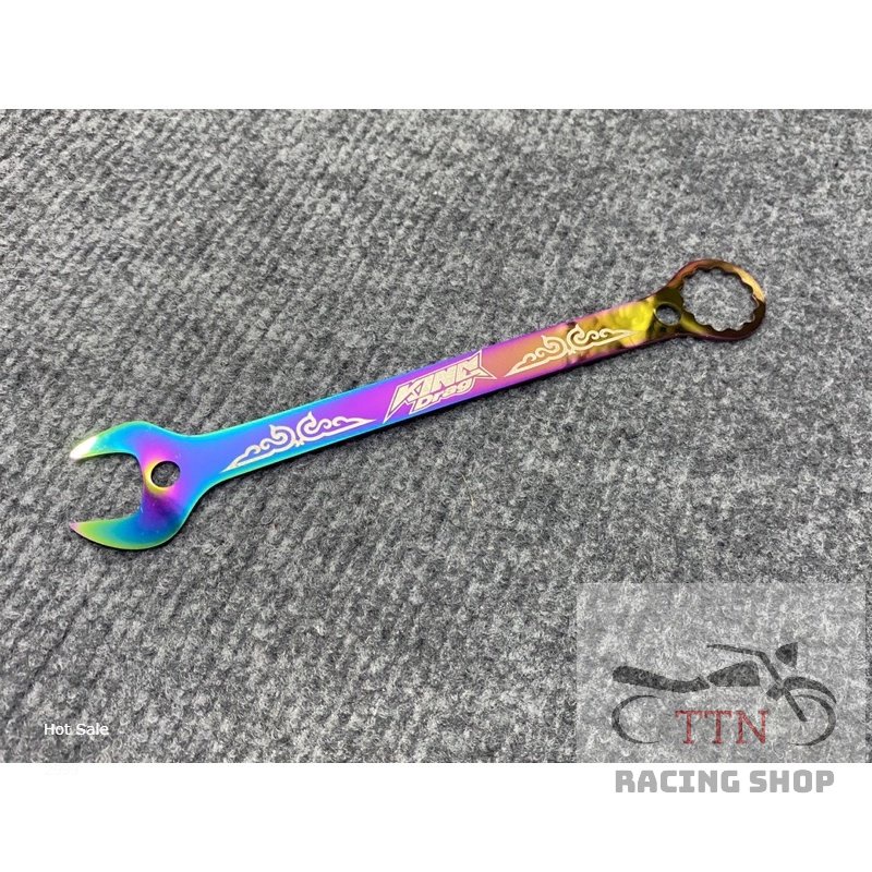 Bảng Tên Khóa Cờ Lê Titan 7 Màu Trang Trí Siêu Đẹp Cho Xe Máy