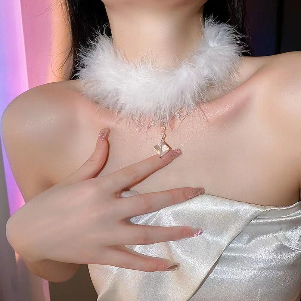 Vòng Cổ Choker Hình Học Đáng Yêu Ngọt Ngào Cho Nữ|Dây Chuyền Mặt Lông Vũ Phong Cách Giáng Sinh