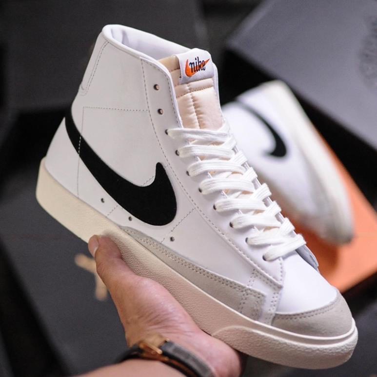 nike all black shows