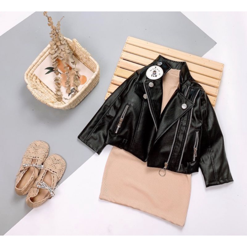 Set áo khoác da kèm váy body  sang chảnh bé gái