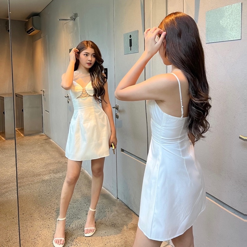Đầm Hai dây đính đá viền đi tiệc - Mixx độc quyền , màu trắng ánh nhụ siêu sang