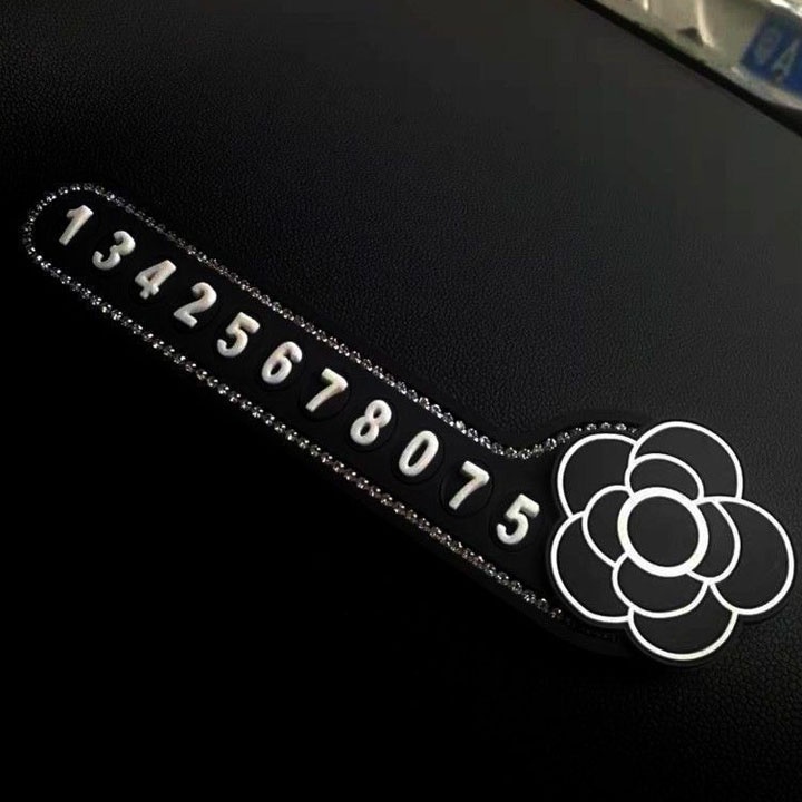 Bảng gắn số điện thoại dán taplo đính đá hình hoa trà