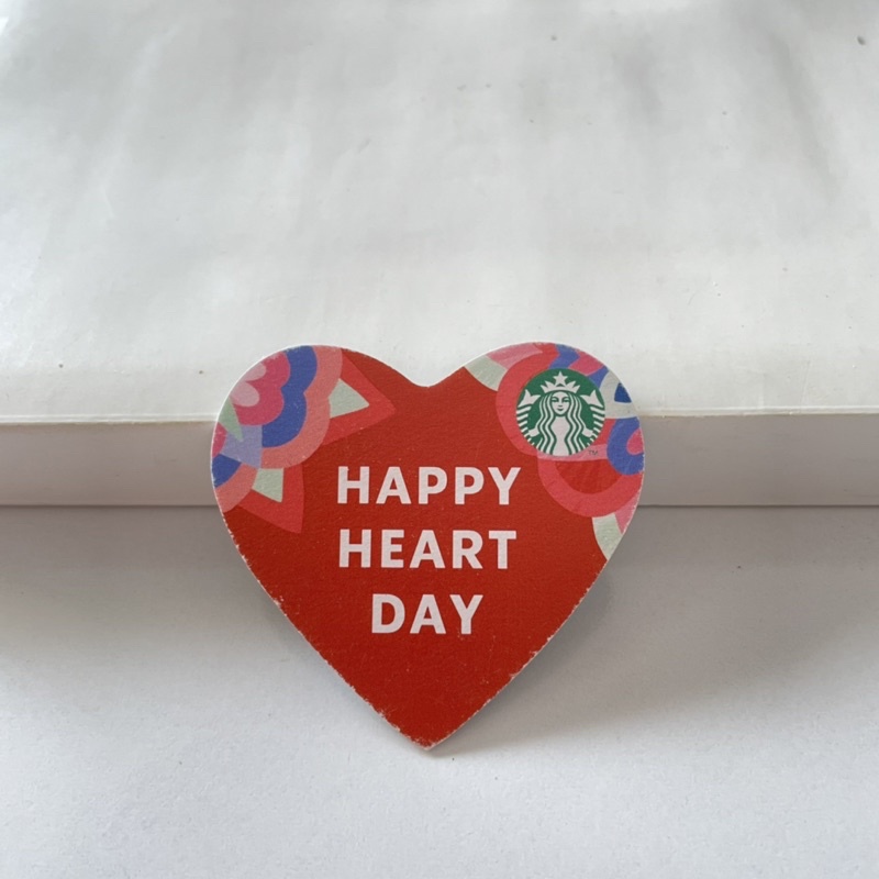1412 THẺ GIẤY VN HÌNH TRÁI TIM HAPPY HEART DAY, thẻ bay màu viền  STARBUCKS CARD
