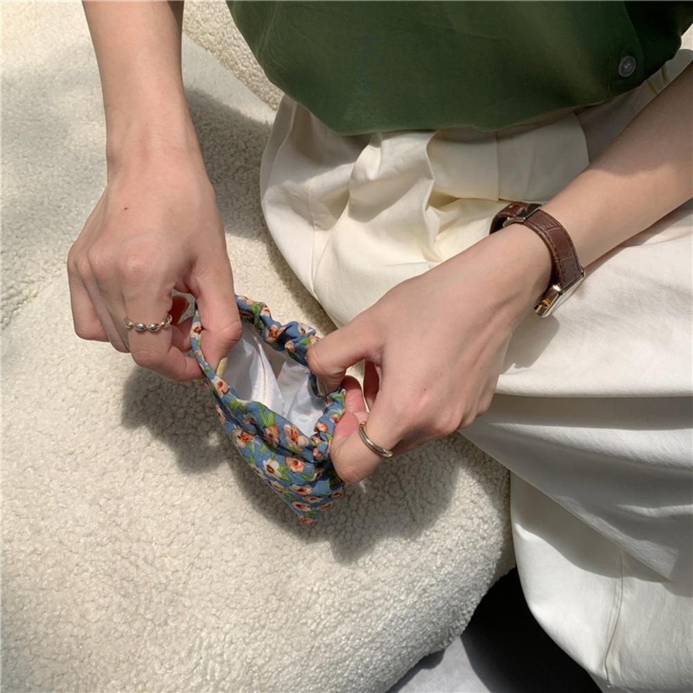 FALLFORBEAUTY Túi Đựng Khăn Giấy Vệ Sinh In Họa Tiết Hoa Cúc Lá Dễ Thương Nhỏ Gọn Tiện Dụng Cho Nữ