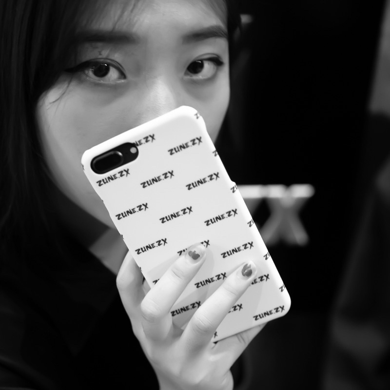 Ốp lưng Signature Case nhựa Zunezx