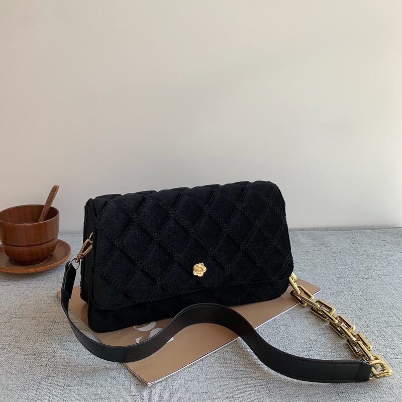 Túi Đeo Chéo Phủ Lông Phối Dây Xích Thời Trang 2022 Trẻ Trung Cho Nữ