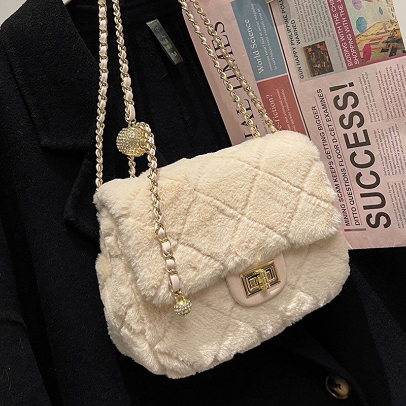 Túi Đeo Chéo Hình Thoi Nhồi Bông Lông Mềm Mại Dành Cho Bạn Nữ