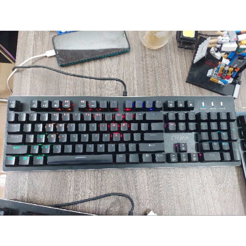 Bàn Phím Cơ Fuhlen E hàng 2nd như mới.