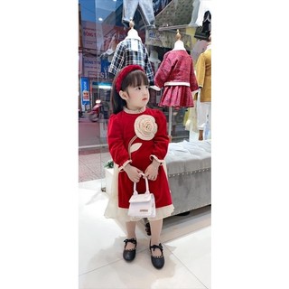 Áo dài đỏ đính hoa nổi kèm bờm bé gái