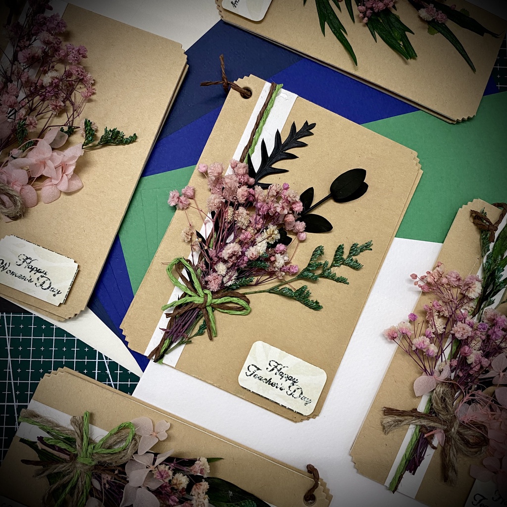 hoa lá cỏ mùa xuân - Nhẹ nhàng và rất đẹp. Set thiệp gồm ruột & bao thư retro. Size A6 tiện dụng.