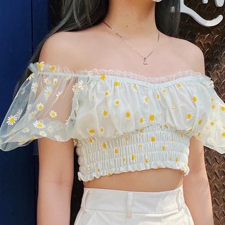 Áo croptop SheByShj trễ vai họa tiết hoa cúc màu xanh lá - Green Dona Top