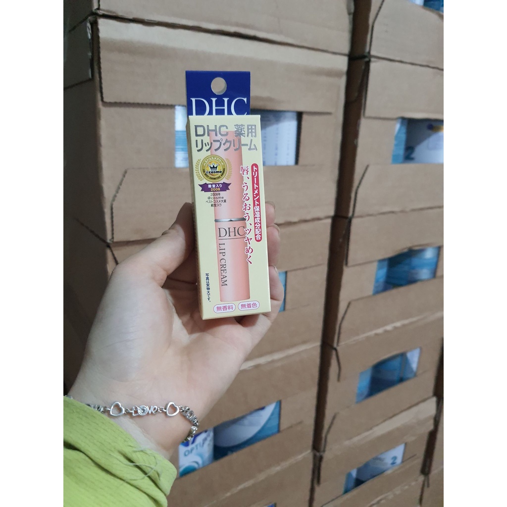 Son Dưỡng Môi DHC  không màu Làm Mờ Và Giảm Thâm Nhật Bản