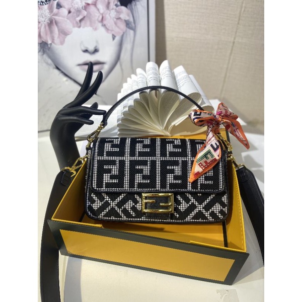 Túi Fen.di họa tiết