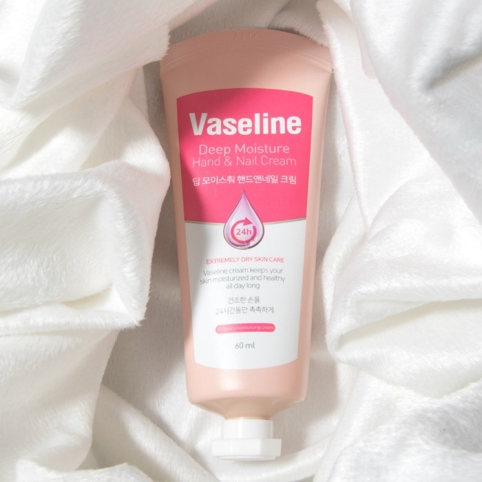 Kem dưỡng da tay và móng Vaseline Deep Moisture 60ml