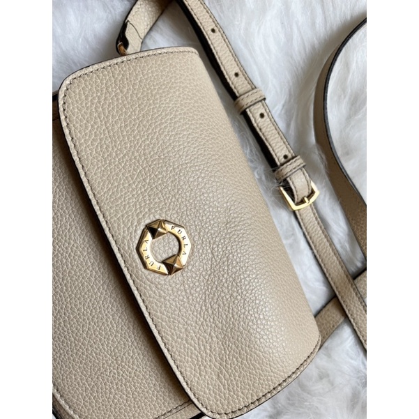 Túi đeo chéo nữ Furla