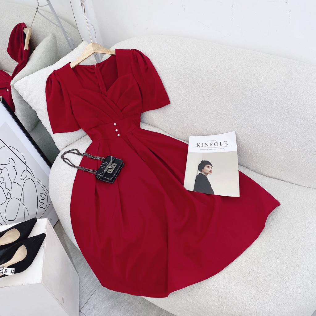 ĐẦM MIDI ĐỎ CỔ TIM NGỰC XẾP ĐÍNH 3 HẠT