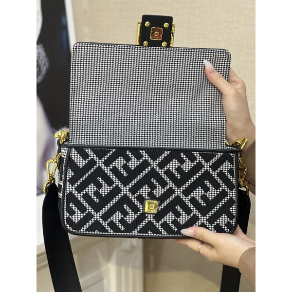 Túi Fen.di họa tiết