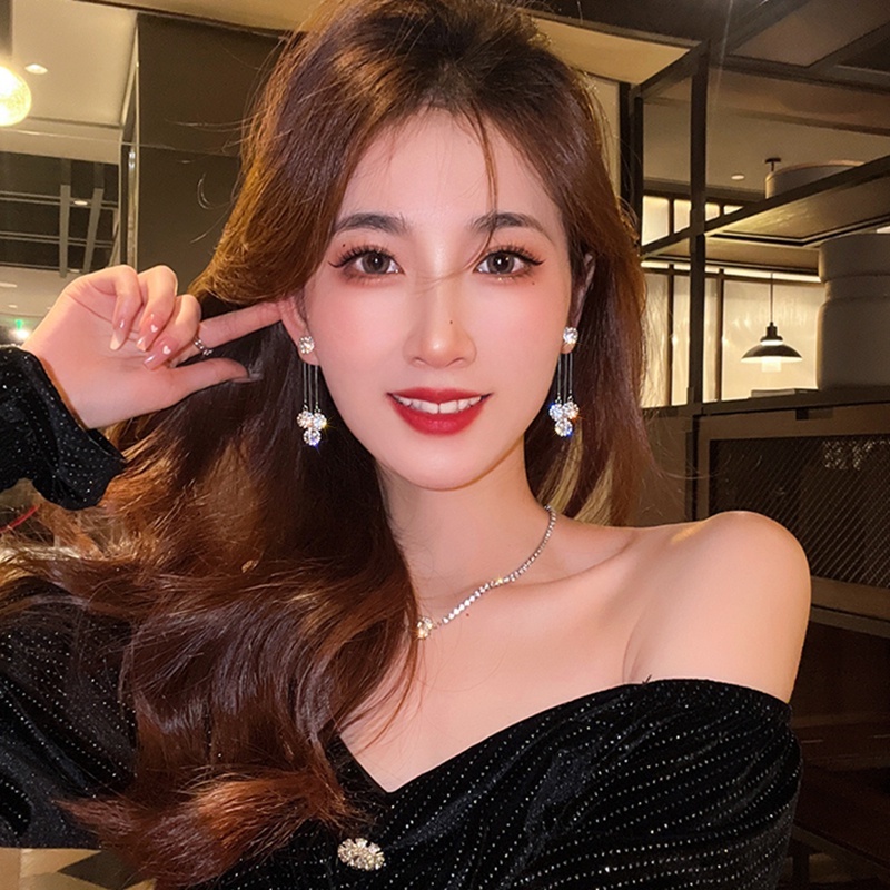 Bông Tai Dáng Dài Hình Hoa Đính Đá Zircon Lấp Lánh Thời Trang Hàn Quốc Cho Nữ