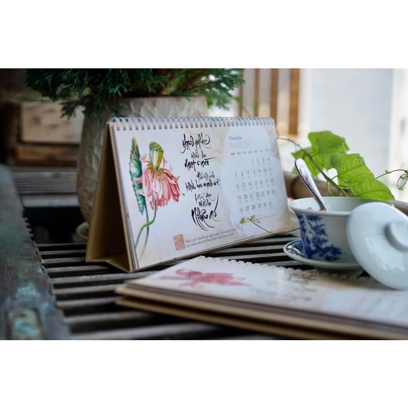 Lịch để bàn hoa sen