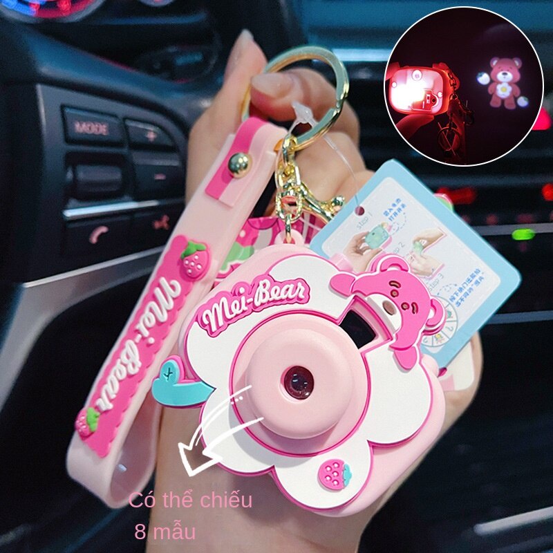 Móc Khóa Hoạt Hình Chú Gấu Và Máy Chiếu Dâu Tây Bằng Epoxy Tinh Tế