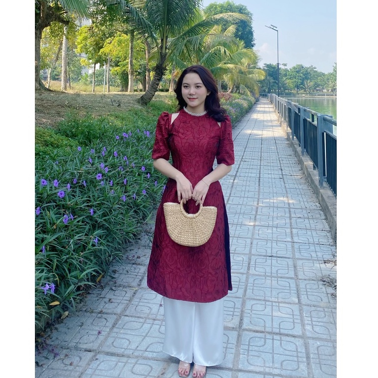 Áo dài Tết Gấm hoa nổi màu đỏ đô siêu xinh by Quỳnh Hương