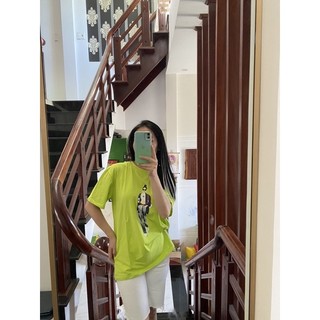 Áo phông phom rộng màu trend