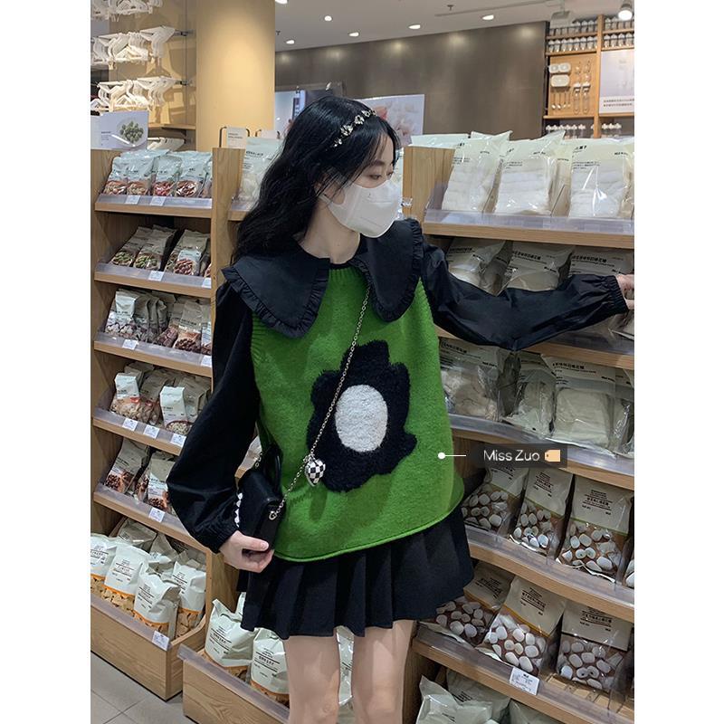 Sweet suit ins japanese style age-reducing all-match doll collar shirt + layered flower knitted sweater vest two-piece suit