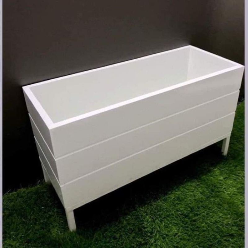 Chậu kẻ chỉ ngang composite nhiều màu